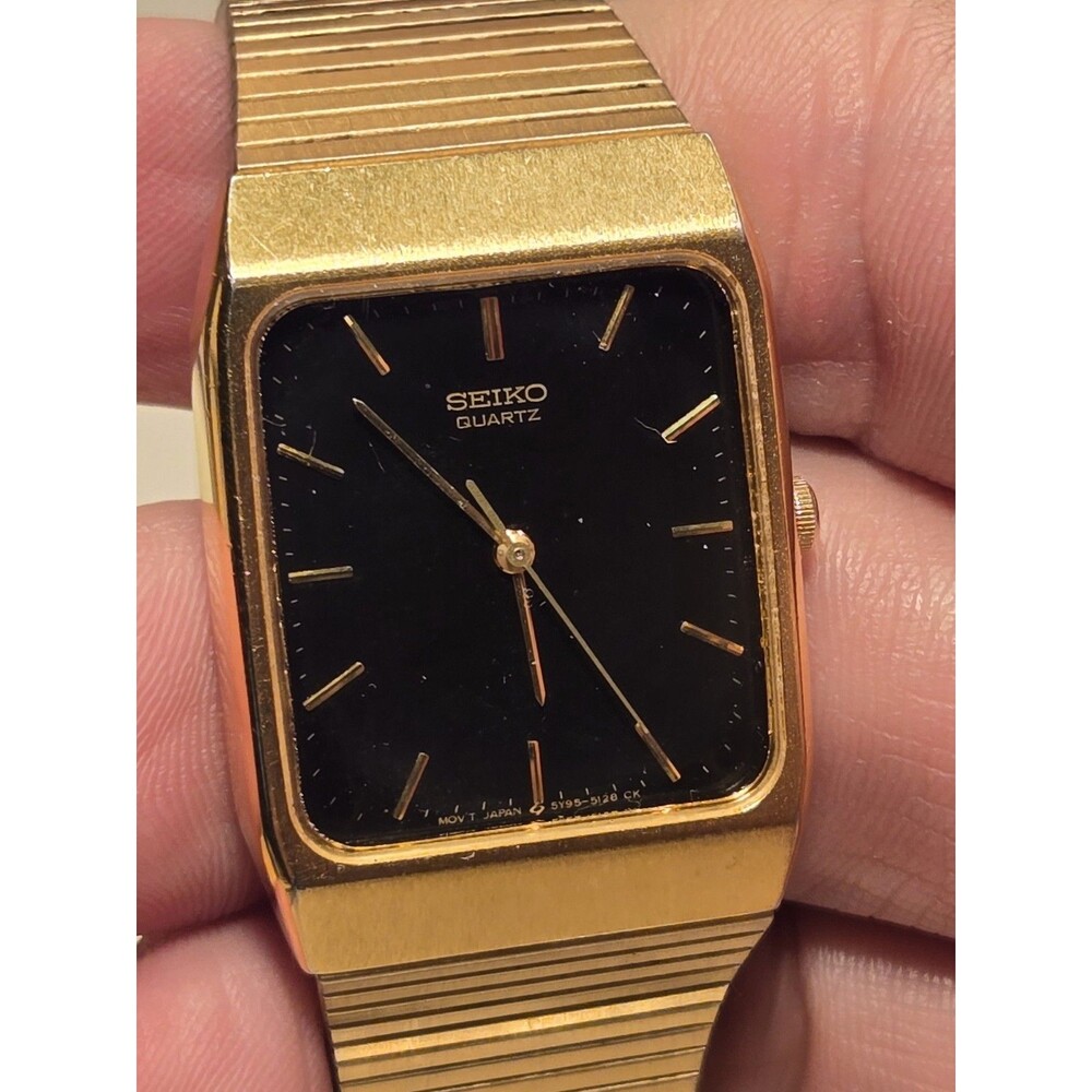 SEIKO 5Y95-5128 Vintage Men's Watch Black Dial Gold Tone Watch. New Battery.